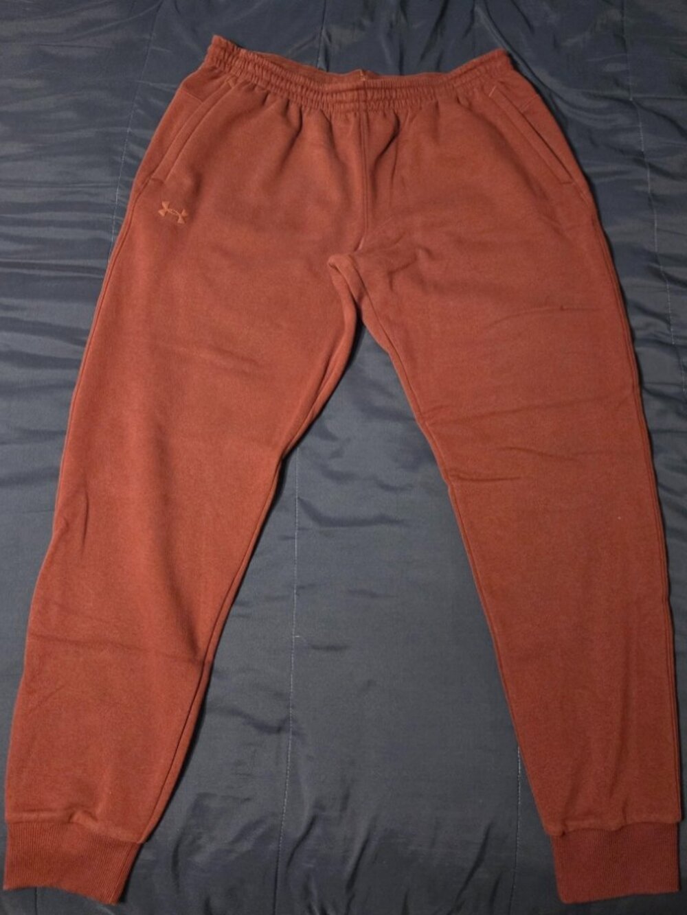 MENS XL UNDER ARMOUR MAROON JOGGERS